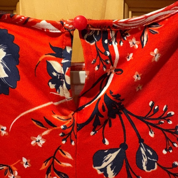 New York & Company red floral dress women’s size small - Picture 4 of 10